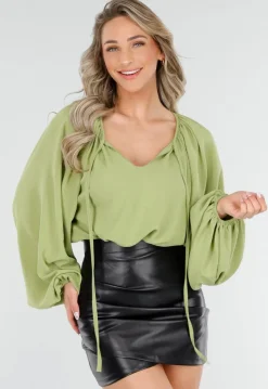 Olijfgroene Blouse met V-hals en Geknoopte Koordjes
