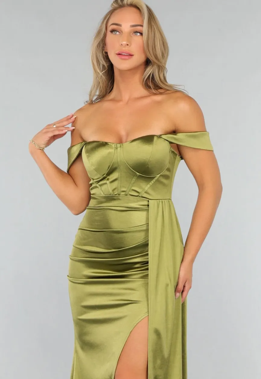 Olijfgroene Satijnen Off Shoulder Galajurk met Split