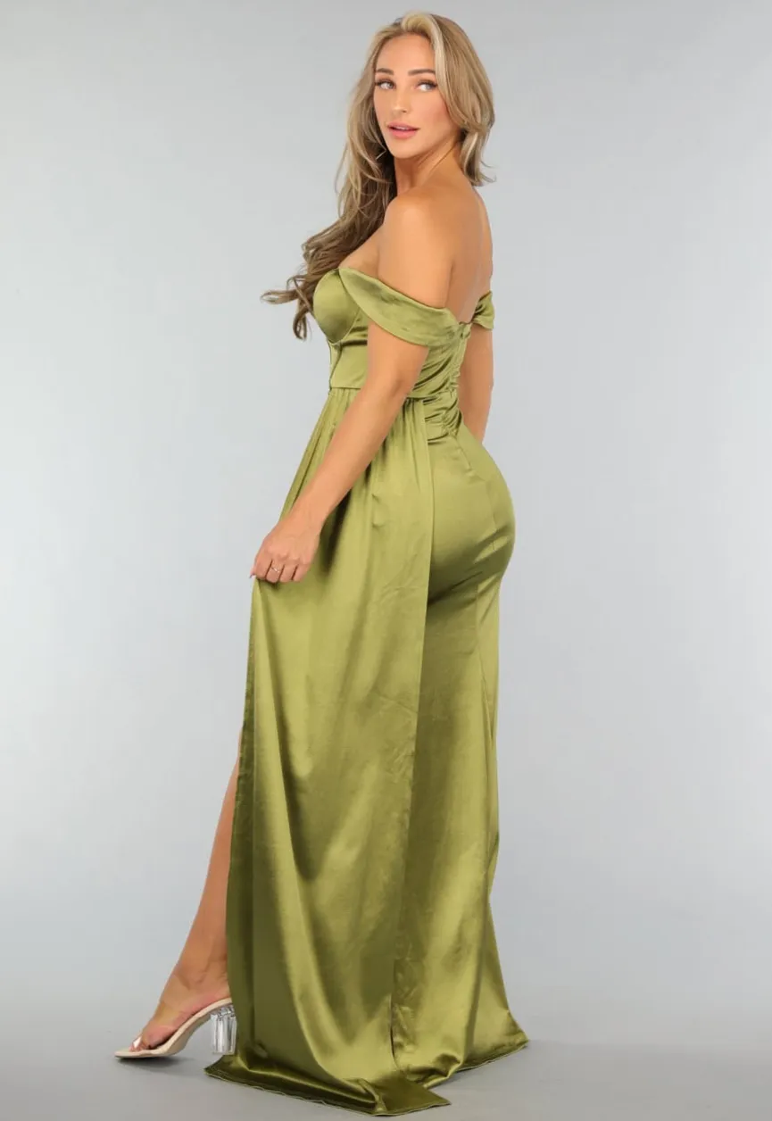 Olijfgroene Satijnen Off Shoulder Galajurk met Split