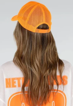 Oranje Cap met Mesh Achterkant en Verstelbare Sluiting