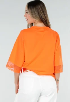 Oranje Oversized T-Shirt met Borduursel en Kanten Mouwen