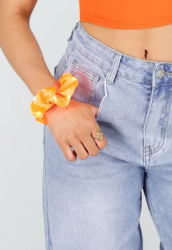Oranje Scrunchie met Gekleurde LED Lichtjes