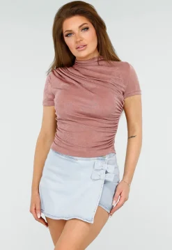 Oudroze Top met Gedrapeerde Details en Subtiele Glans