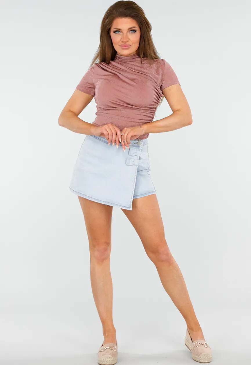 Oudroze Top met Gedrapeerde Details en Subtiele Glans