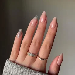 Ovaal Nude Nepnagels met Glitter