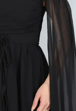 Padded Zwarte Galajurk met Lange Chiffon Mouwen