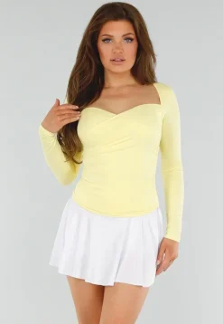 Pastel Gele Top met Lange Mouwen en Sweetheart Halslijn