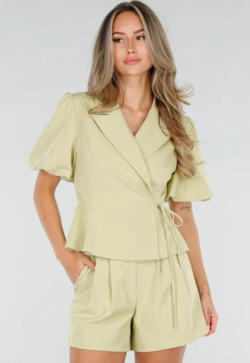 Pistache Blazer met Korte Pofmouwen en Striksluiting
