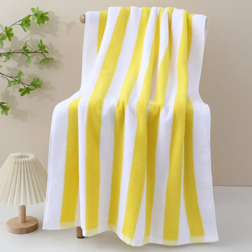 Retro Geel-Witte Katoenen Handdoek van Zachte Badstof