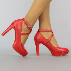 Rode Lederlook Pumps met Enkelbandje