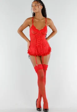 Rode Lingerie Set met Korsettop Jarretels Kanten Details en Netkousen