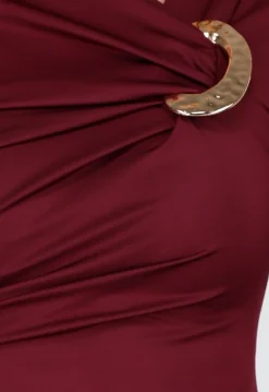 Rode Midi Jurk met Lange Mouwen en Goudkleurige Ringdetail