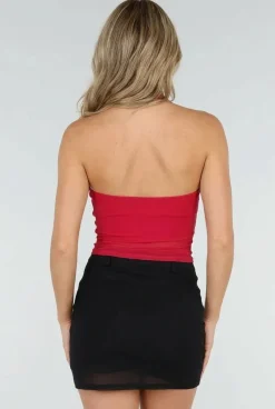 Rode Padded Halter Top met Mesh Detail Ruches en Stretch