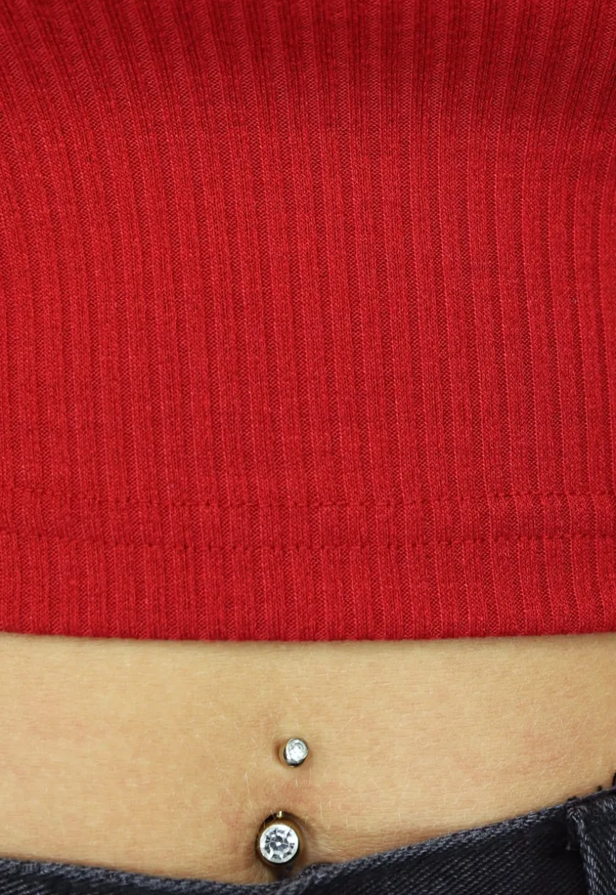 Rode Ribstof Top met Off Shoulder Detail