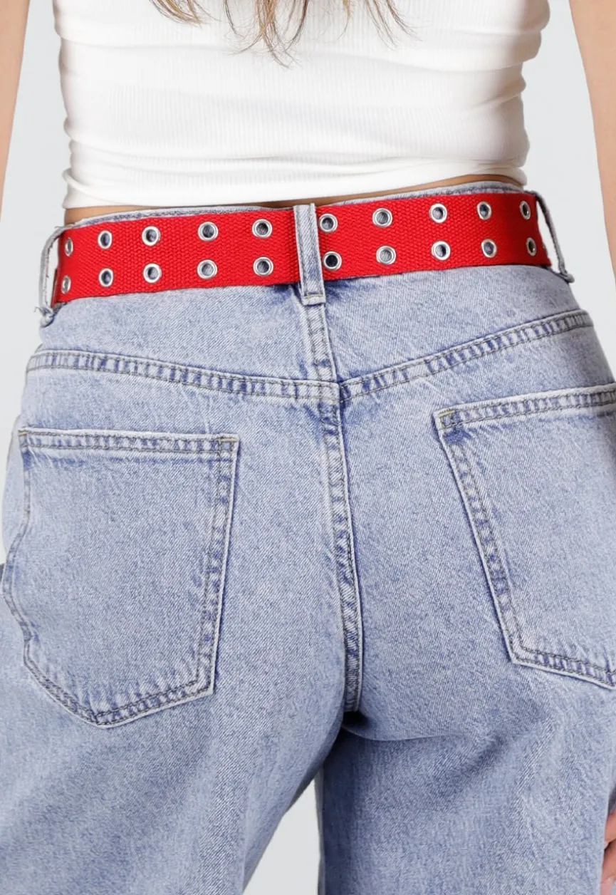 Rode Riem met Metalen Oogjes en Gesp
