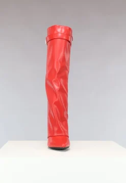 Rode Statement Boot met Omslag