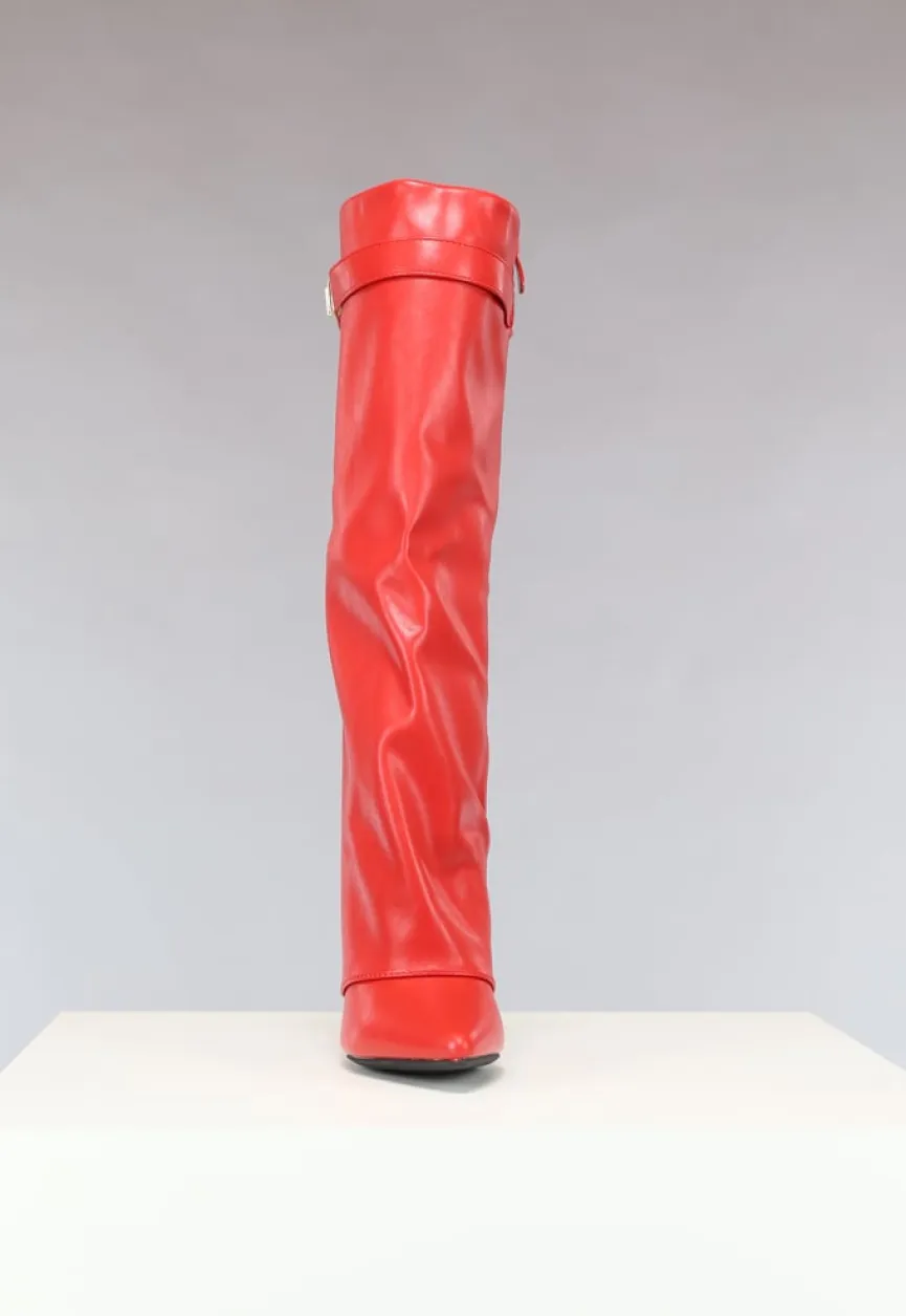 Rode Statement Boot met Omslag