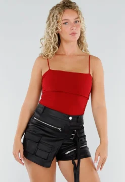Rode Stretch Top met Pads en Spaghettibandjes