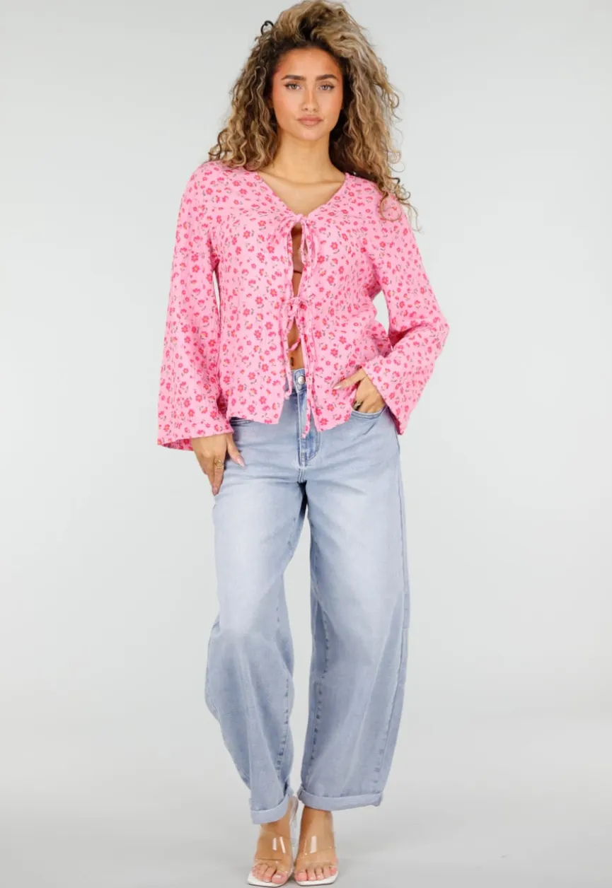 Roze Blouse met Rode Bloemenprint en Striksluiting Voor