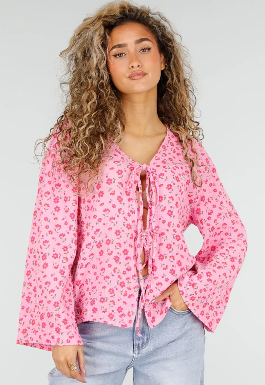 Roze Blouse met Rode Bloemenprint en Striksluiting Voor