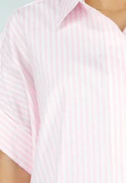 Roze Gestreepte Blouse met Korte Mouwen en Knoopsluiting