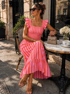 Roze Gestreepte Midi Jurk met Smockdetail en Ruffle Mouwen