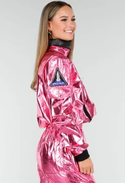 Roze Metallic Astronaut Jumpsuit met Patches, Zwarte Accenten en Elastische Manchetten
