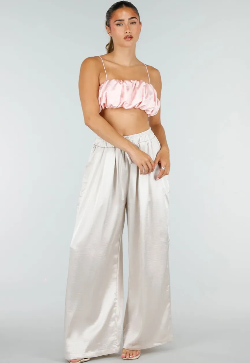 Roze Satijnen Cropped Top met Spaghettibandjes en Geplooid Detail