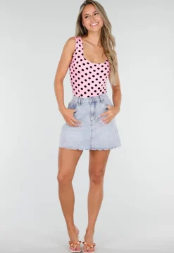 Roze Stretch Body met Zwarte Polkadots en Vierkante Hals