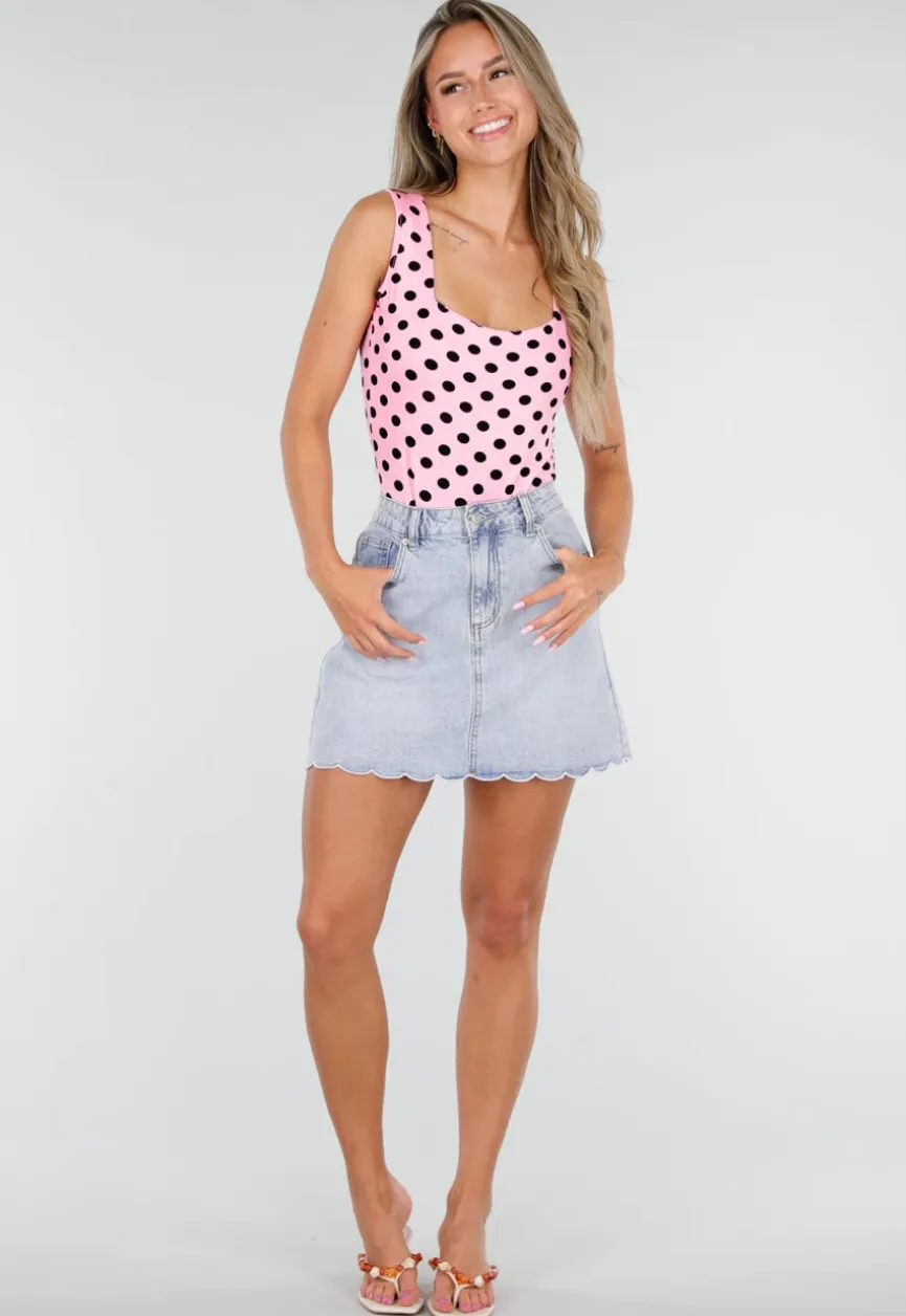 Roze Stretch Body met Zwarte Polkadots en Vierkante Hals