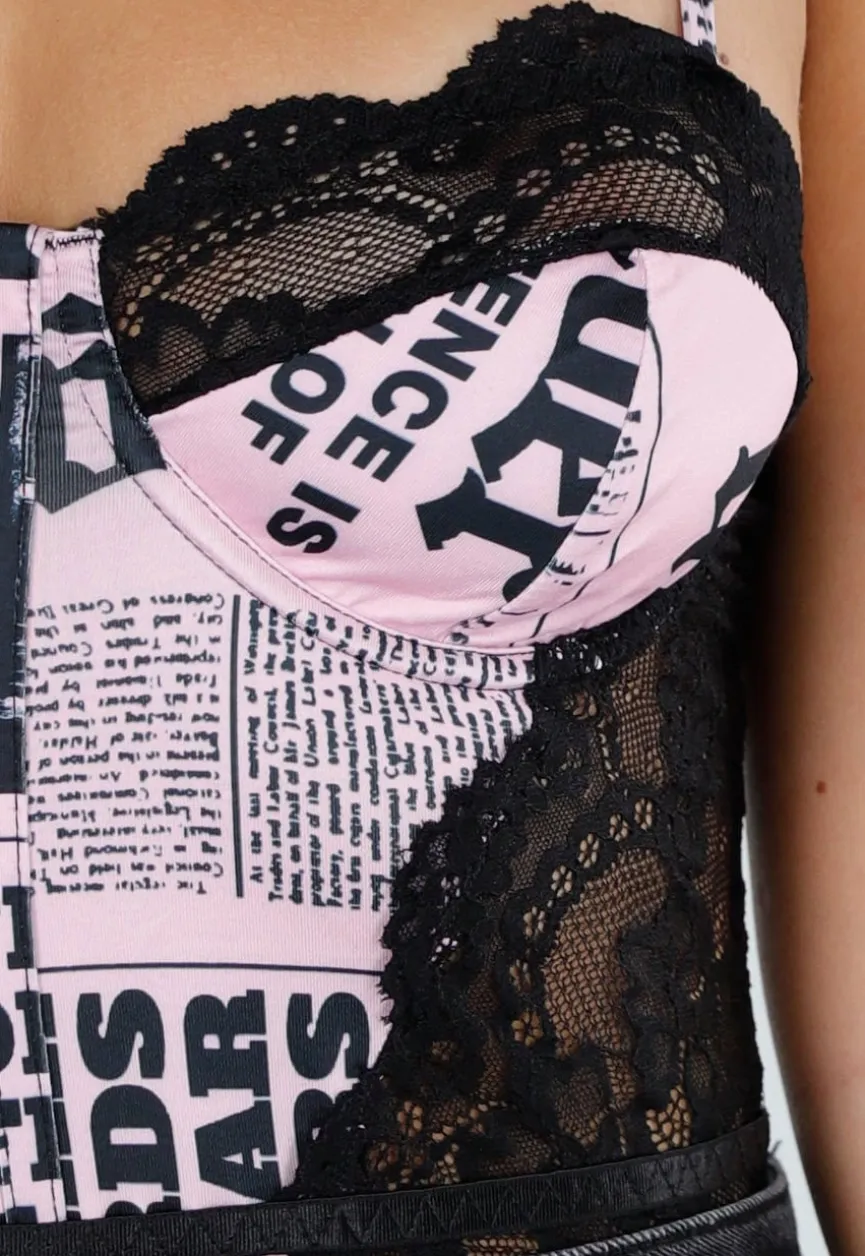 Roze Zwarte Body met Krantenprint en Kantdetails