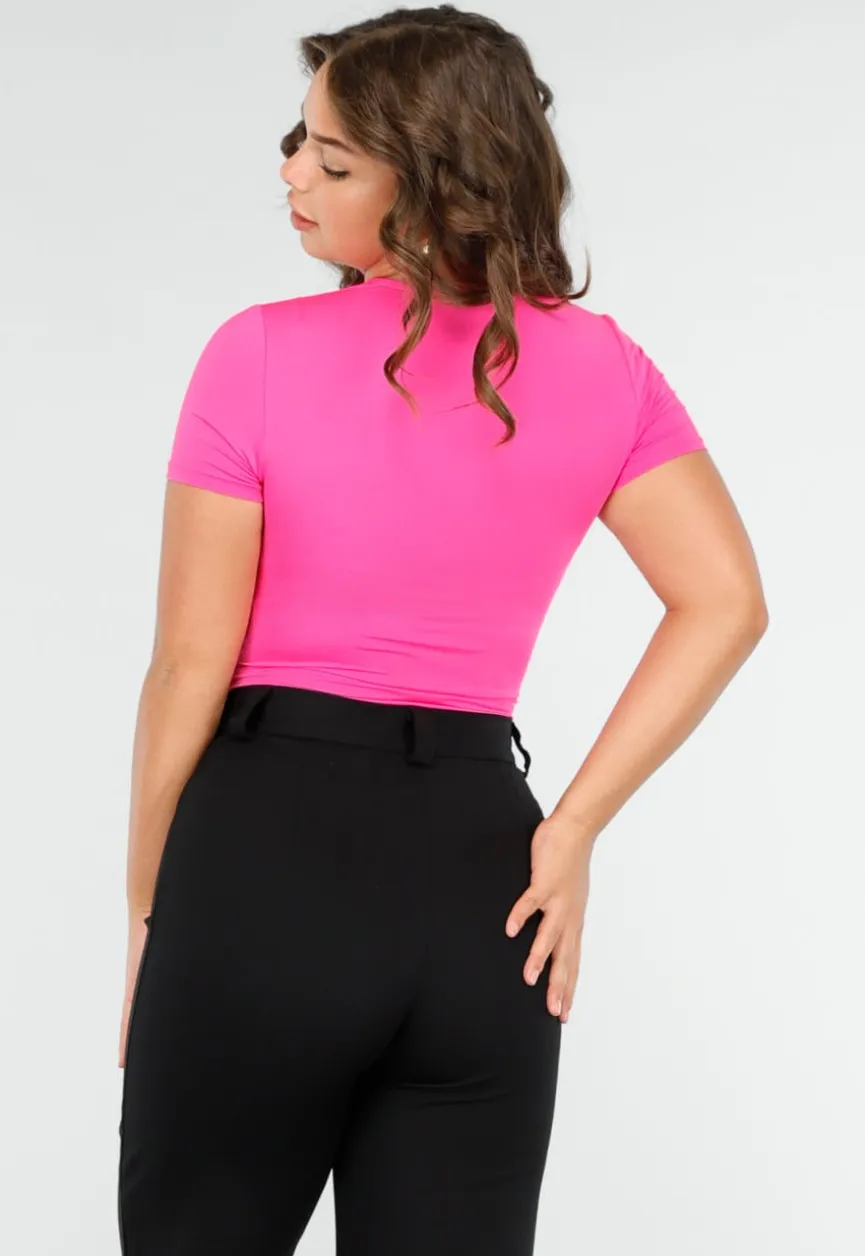 Shortsleeve Twist Bodysuit in Felroze met V-hals