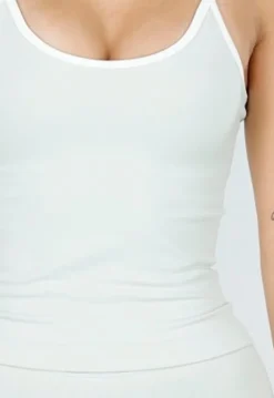 Sportieve Top in Groen met Witte Randen