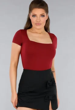Stretchy Burgundy Shirt met Vierkante Hals en Korte Mouwen