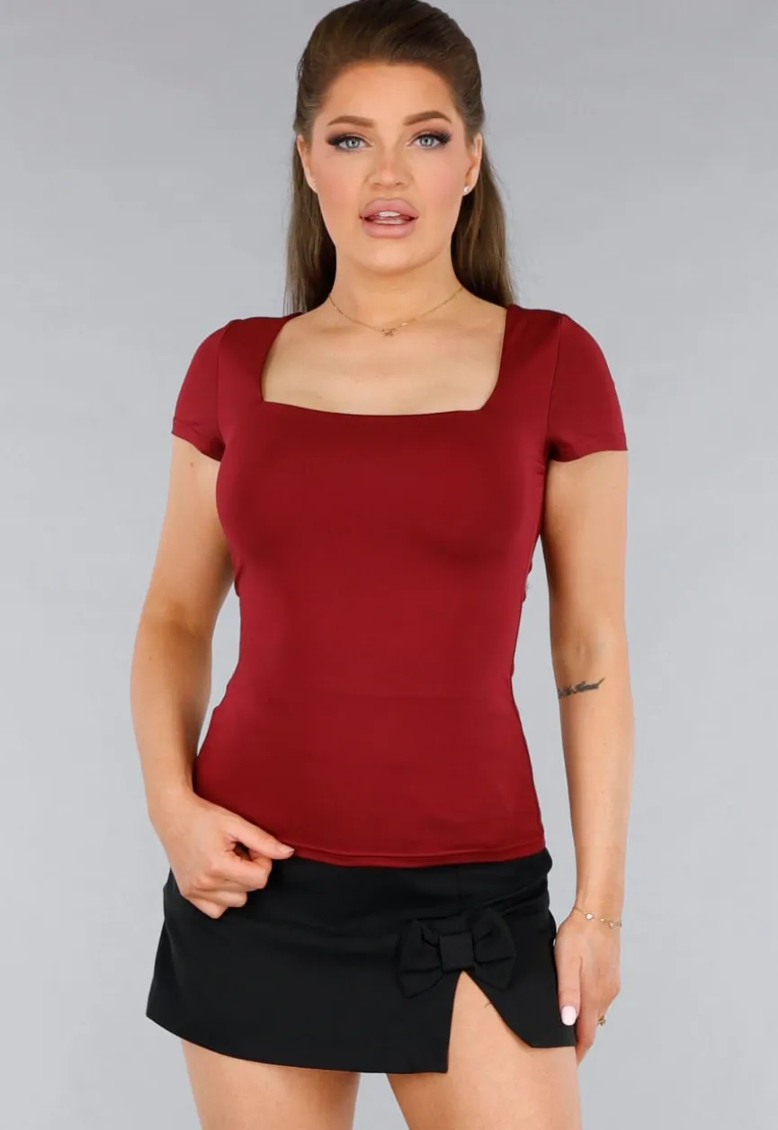 Stretchy Burgundy Shirt met Vierkante Hals en Korte Mouwen