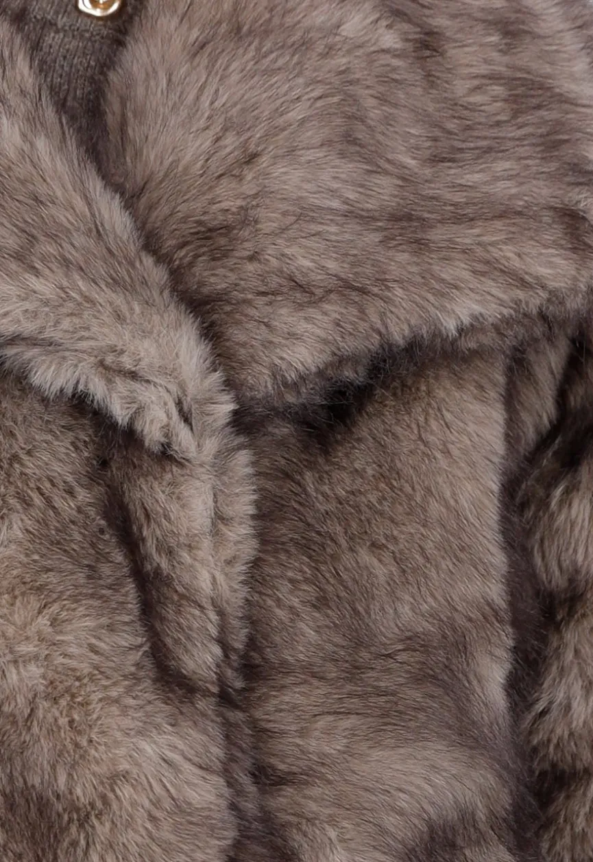 Taupe Faux Fur Jas met Oversized Kraag en Rechte Pasvorm