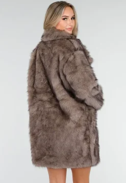 Taupe Faux Fur Jas met Oversized Kraag en Rechte Pasvorm
