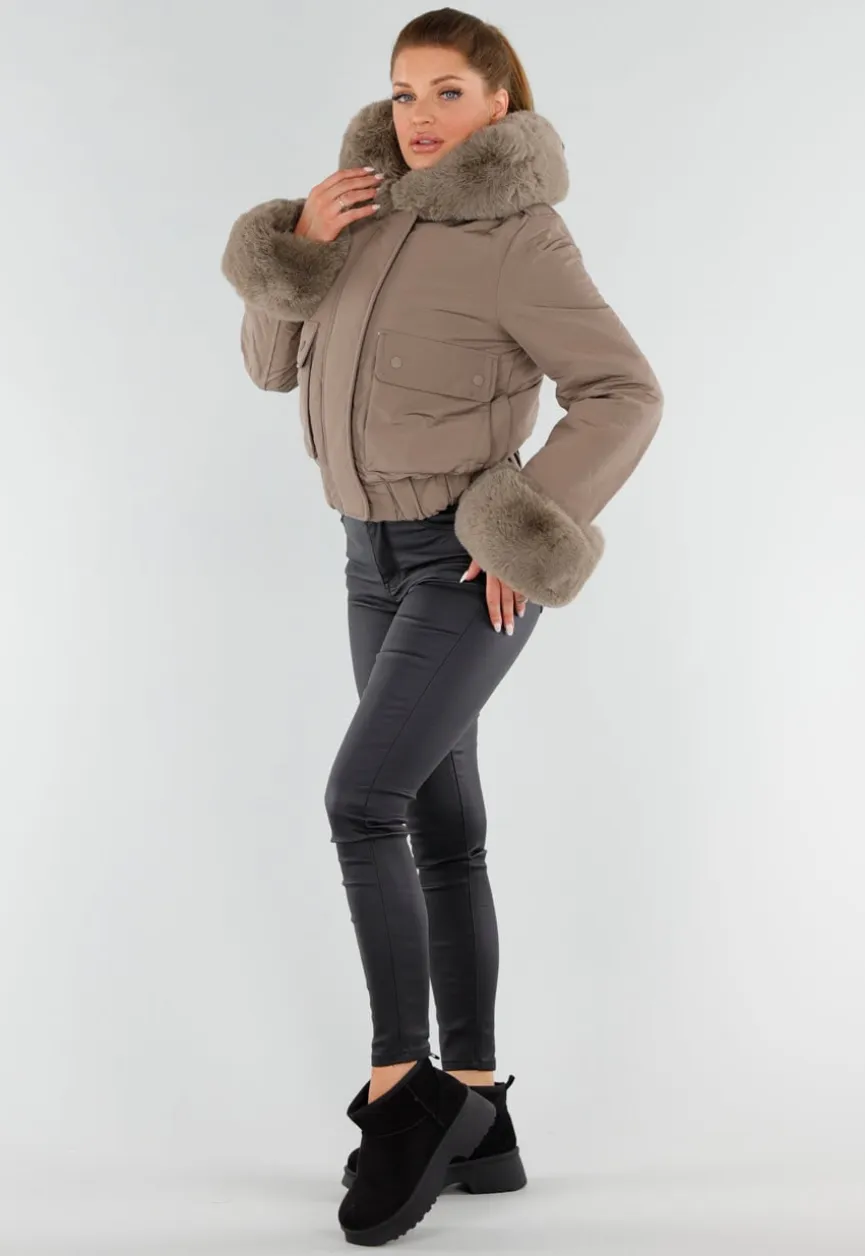 Taupe Korte Jas met Imitatiebontkraag