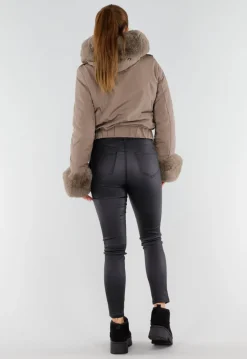 Taupe Korte Jas met Imitatiebontkraag