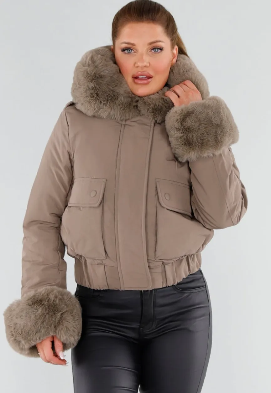 Taupe Korte Jas met Imitatiebontkraag