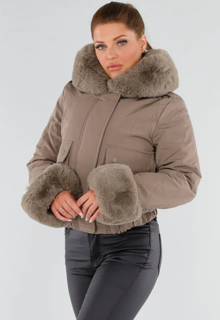 Taupe Korte Jas met Imitatiebontkraag