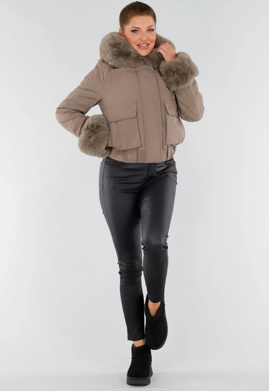 Taupe Korte Jas met Imitatiebontkraag