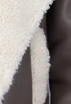 Taupe Lederlook Lammy Coat met Gesp Details