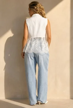 Wit Mouwloos Gilet met Kanten Details