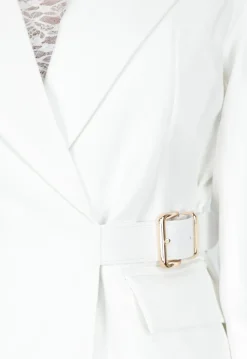 Witte Blazer met Gesp