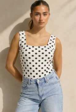 Witte Body met Zwarte Stippen en Vierkante Hals