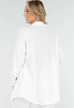 Witte Crinkle Stretch Set met Doorknoop Blouse en Rechte Broek met Elastische Tailleband