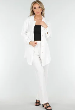 Witte Crinkle Stretch Set met Doorknoop Blouse en Rechte Broek met Elastische Tailleband