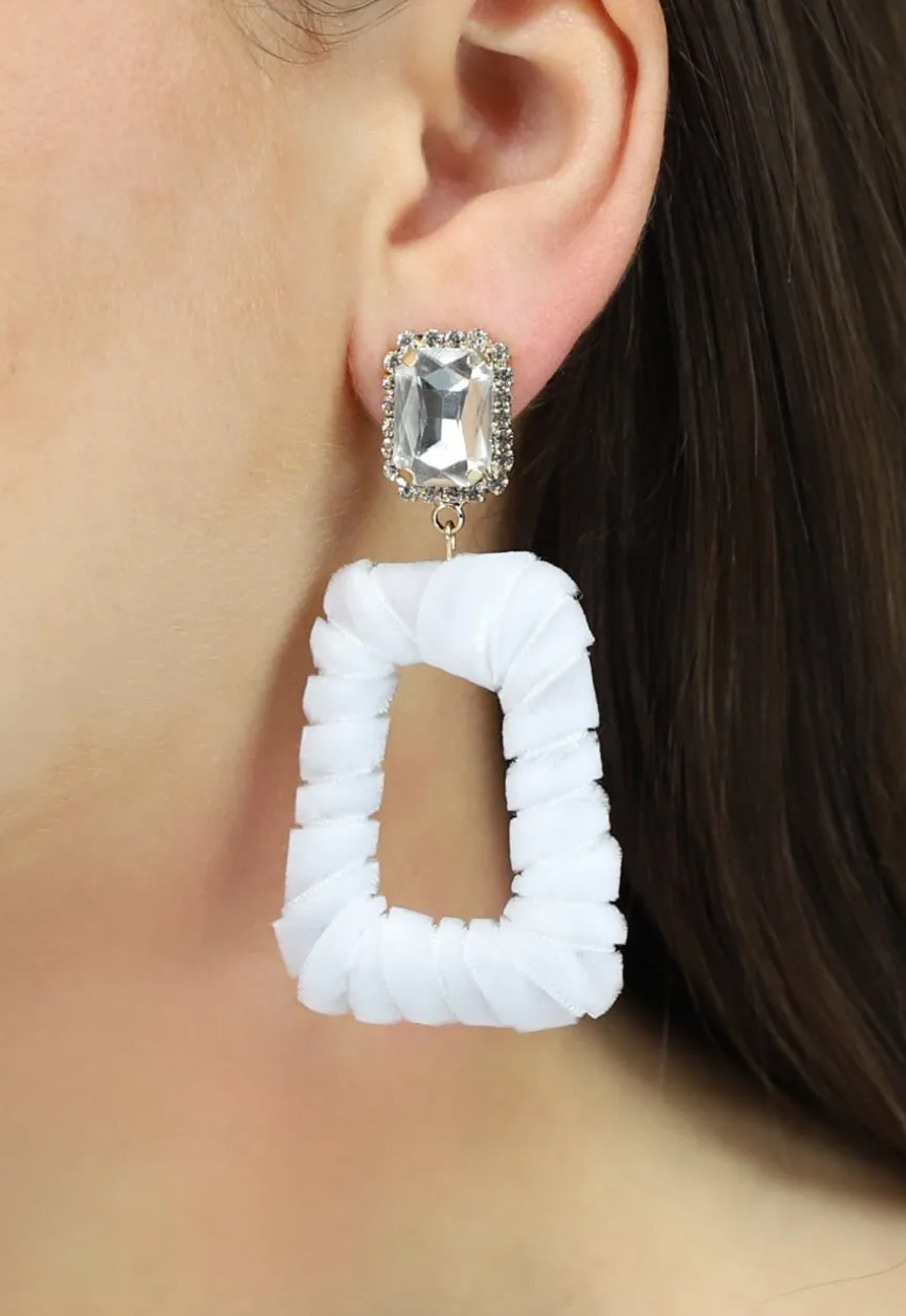Witte Fluwelen Oorbellen met Diamant