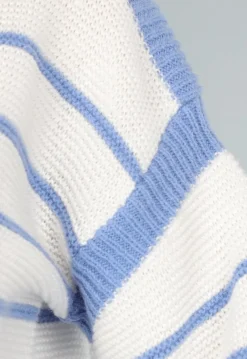 Witte Gebreide Trui met Blauwe Strepen